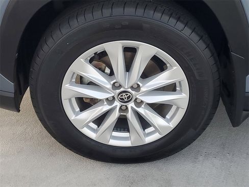 Certified 2023 Toyota Corolla Cross LE image 5