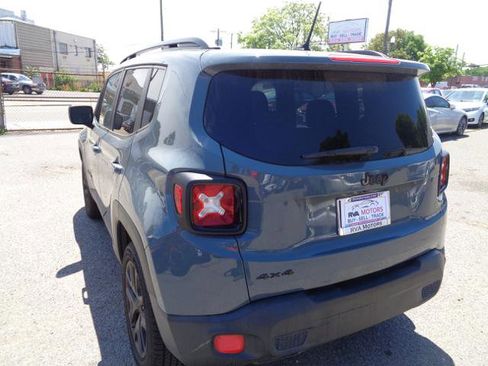 Used 2017 Jeep Renegade Altitude AWD/4WD image 18
