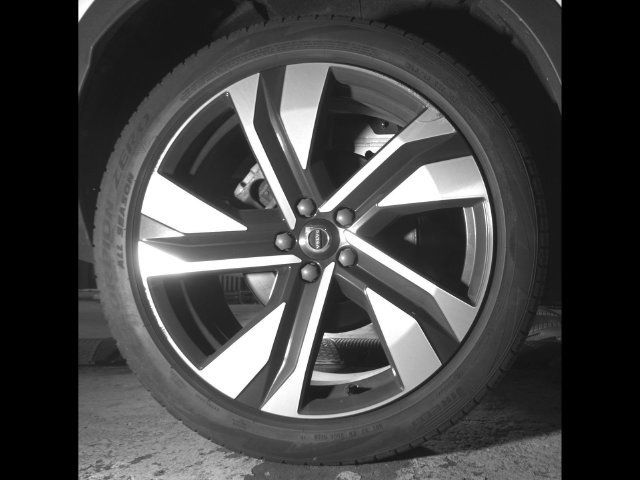 Used 2024 Volvo XC40 B5 Ultimate AWD/4WD image 12