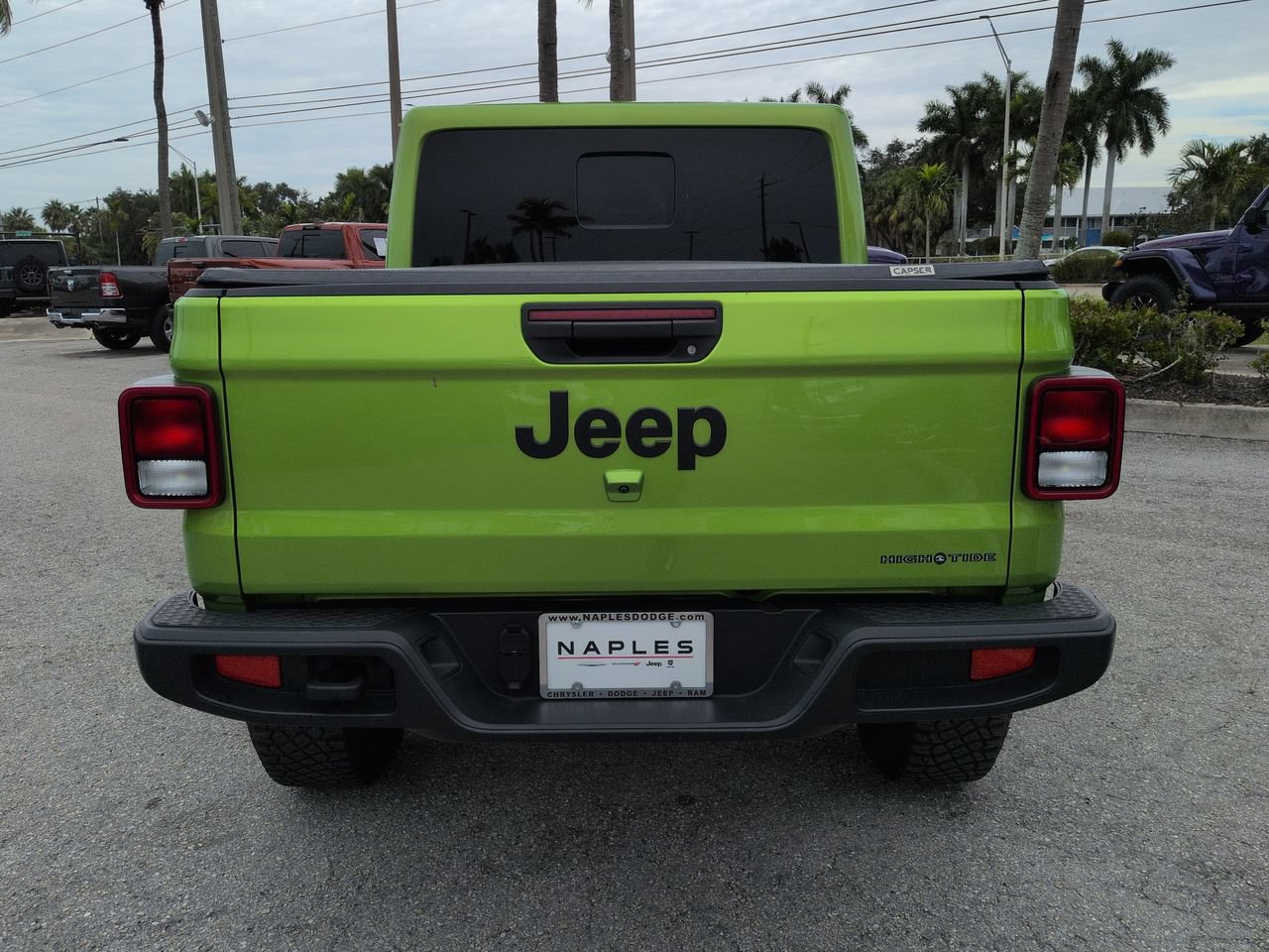 Used 2025 Jeep Gladiator Sport AWD/4WD image 6