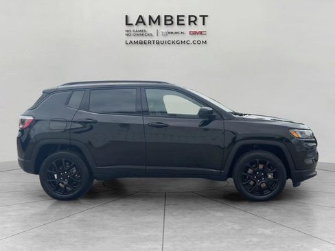 Used 2023 Jeep Compass Latitude w/ Convenience Group AWD/4WD image 6