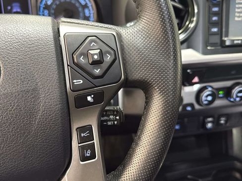 Used 2019 Toyota Tacoma SR5 AWD/4WD image 23