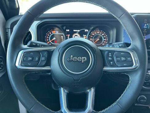 Used 2025 Jeep Wrangler Unlimited Sahara AWD/4WD image 22