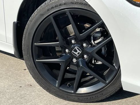 Used 2025 Honda Civic Sport image 9