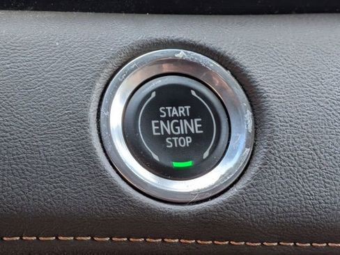 Used 2021 Cadillac Escalade Premium Luxury image 21