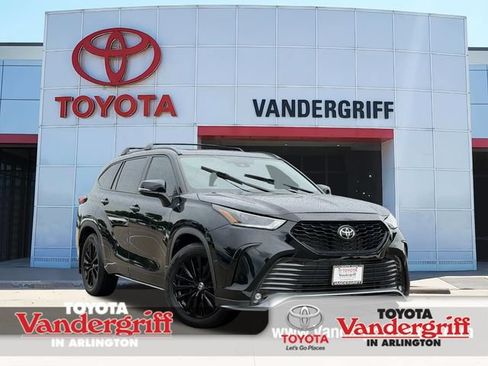 Used 2023 Toyota Highlander XSE FWD image 1