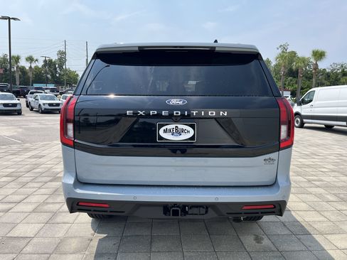 New 2027 Ford Expedition Active RWD image 5
