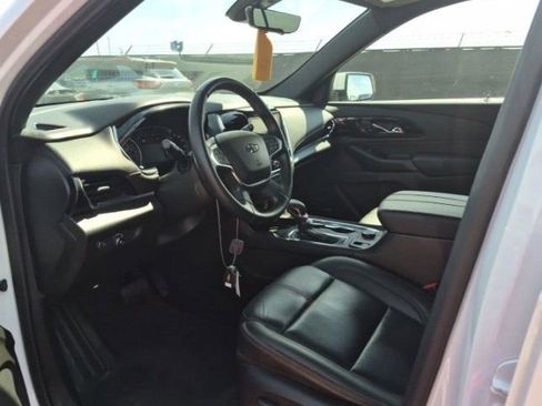 Used 2023 Chevrolet Traverse RS AWD/4WD image 6