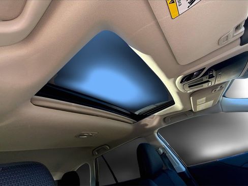 Certified 2025 Subaru Outback Premium image 27