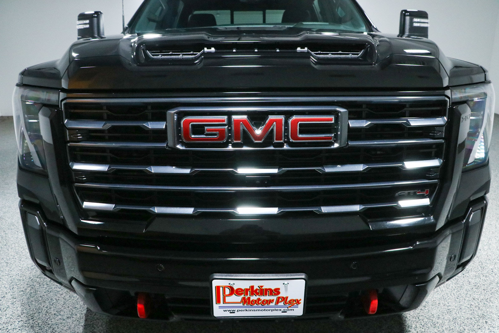 Used 2024 GMC Sierra 2500 AT4 w/ AT4 Premium Plus Package AWD/4WD image 4