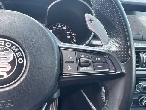 Used 2023 Alfa Romeo Stelvio Veloce AWD/4WD image 37
