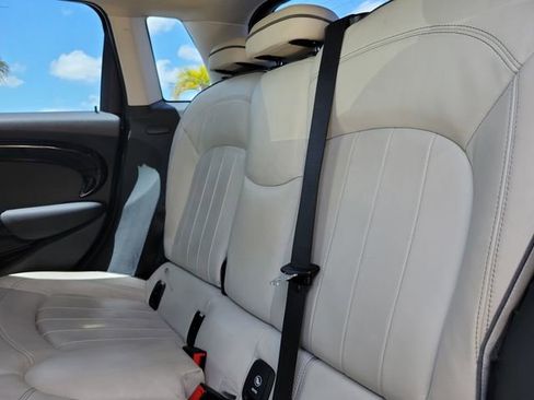 Used 2019 MINI Cooper 4-Door Hardtop w/ Signature Upholstery Package FWD image 8