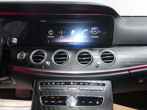 Used 2020 Mercedes-Benz E 350 4MATIC Sedan w/ Premium Package image 38