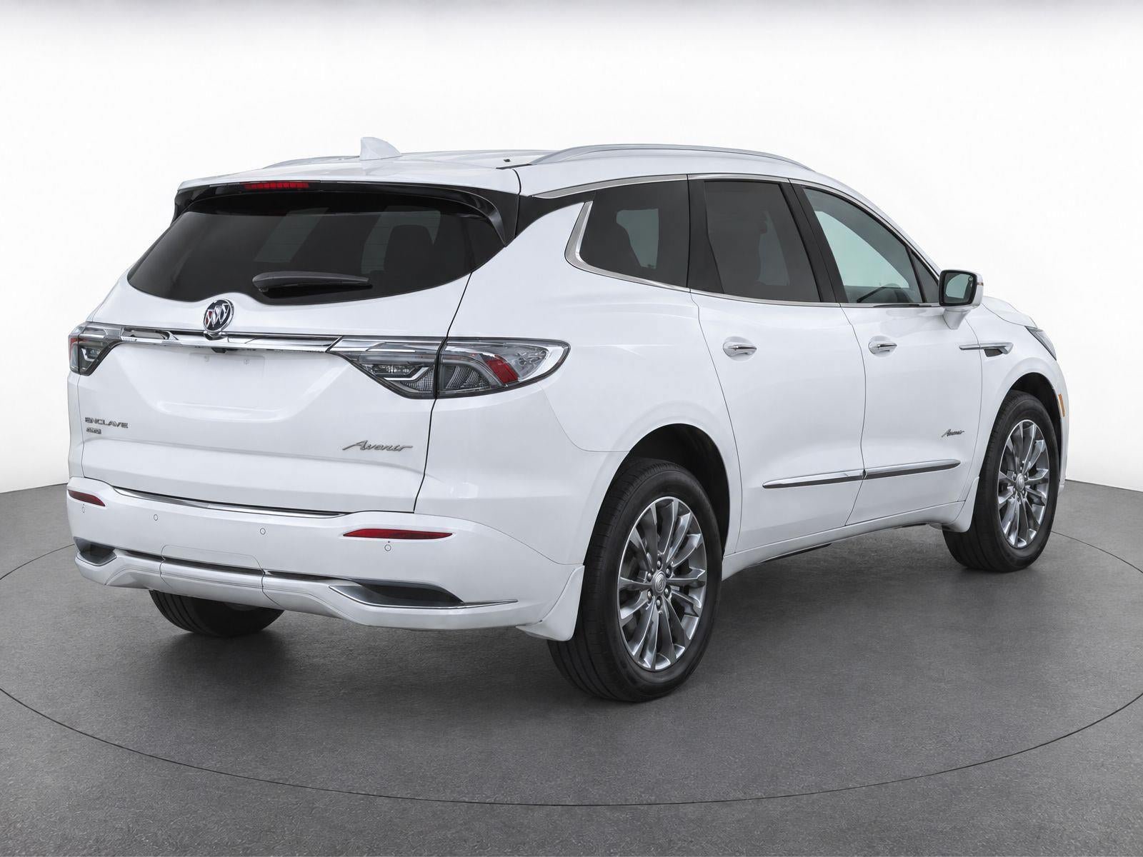 Used 2022 Buick Enclave Avenir w/ Avenir Technology Package AWD/4WD image 13
