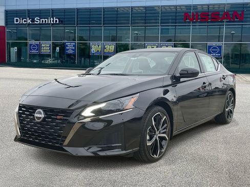 New 2025 Nissan Altima 2.5 SR image 3