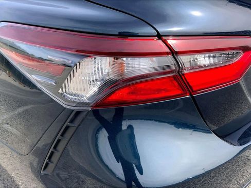 Used 2021 Toyota Camry SE image 28