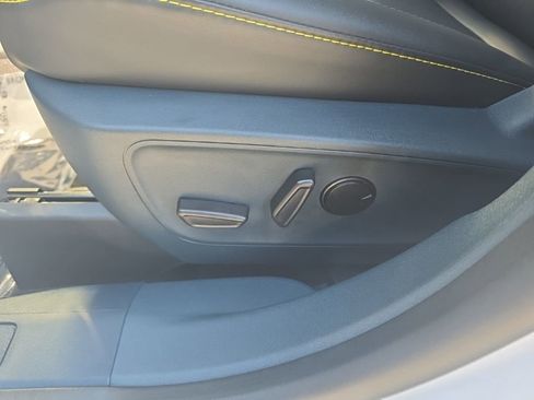 Used 2025 Ford Maverick Lobo AWD/4WD image 14