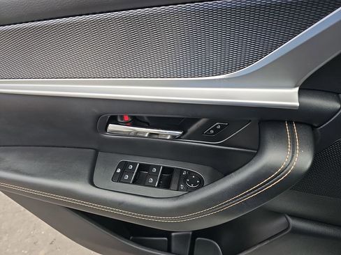 Used 2024 MAZDA CX-90 Plug-In Hybrid w/ Preferred image 33