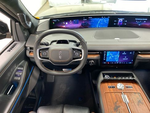 New 2026 Lincoln Navigator Black Label AWD/4WD image 16