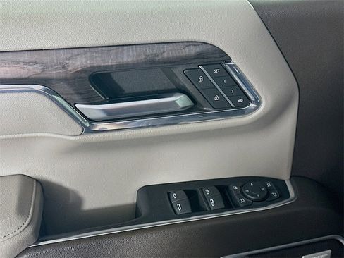 Used 2024 Chevrolet Silverado 1500 LTZ image 24