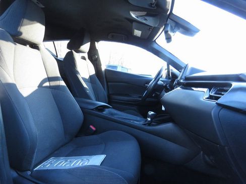 Used 2018 Toyota C-HR XLE image 13