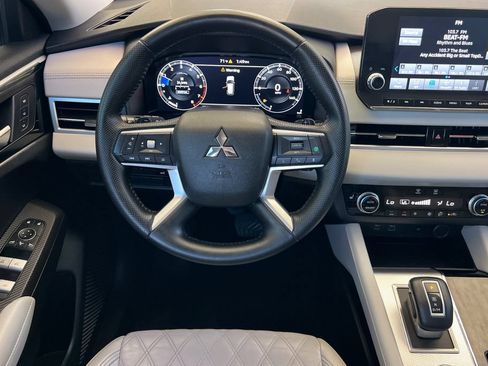 Used 2023 Mitsubishi Outlander SEL FWD image 16