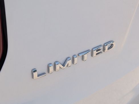 Used 2018 Ford Explorer Limited AWD/4WD image 8