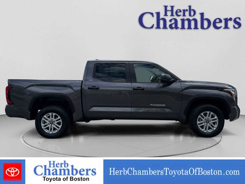 Used 2025 Toyota Tundra SR5 AWD/4WD image 9