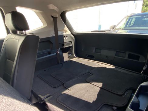 Used 2019 Volkswagen Tiguan SE FWD image 19