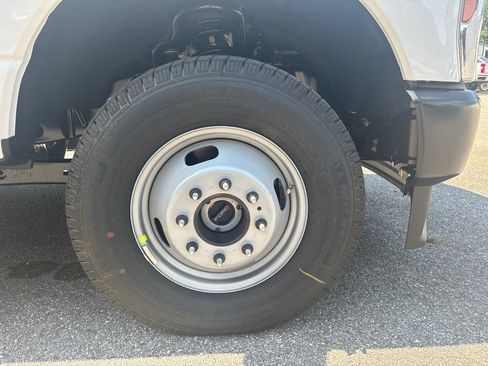 New 2026 Ford F350 XL AWD/4WD image 10