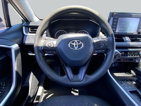 Used 2021 Toyota RAV4 XLE FWD image 6