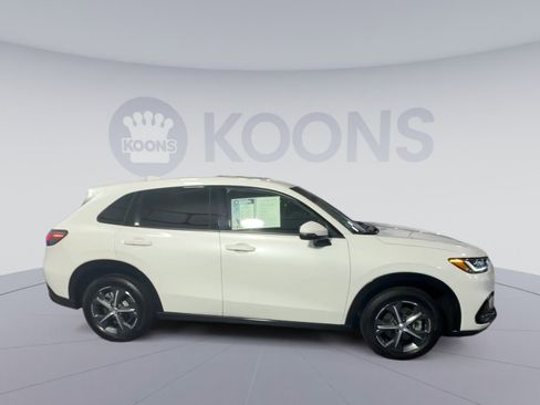 Used 2023 Honda HR-V EX-L image 12