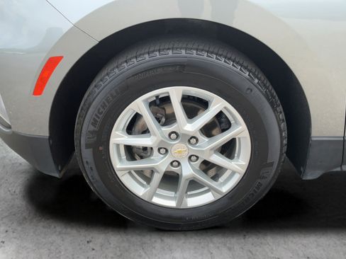 Certified 2024 Chevrolet Equinox LT FWD image 24