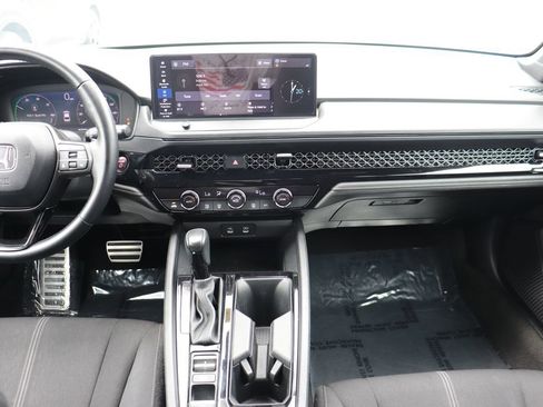 Used 2024 Honda Accord Sport image 15