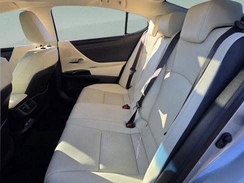 Certified 2022 Lexus ES 350 w/ Premium Package image 20