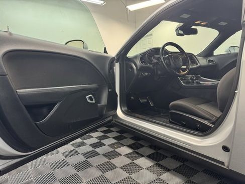 Used 2022 Dodge Challenger R/T image 11