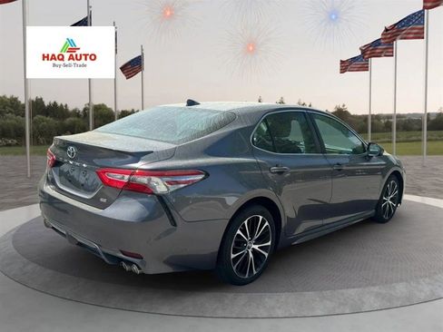 Used 2019 Toyota Camry SE image 5