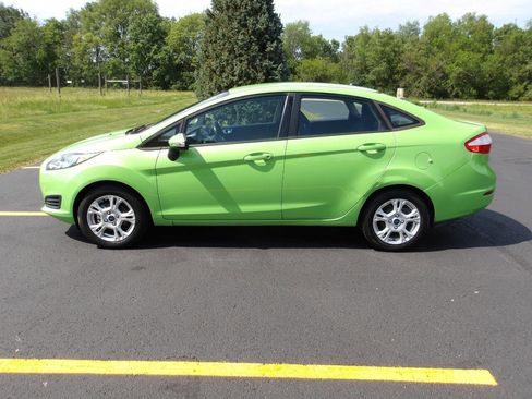 Used 2014 Ford Fiesta SE FWD image 9