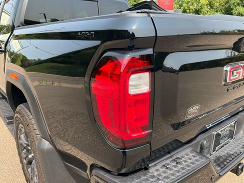 Used 2024 GMC Canyon Elevation w/ Elevation Premium Package AWD/4WD image 26
