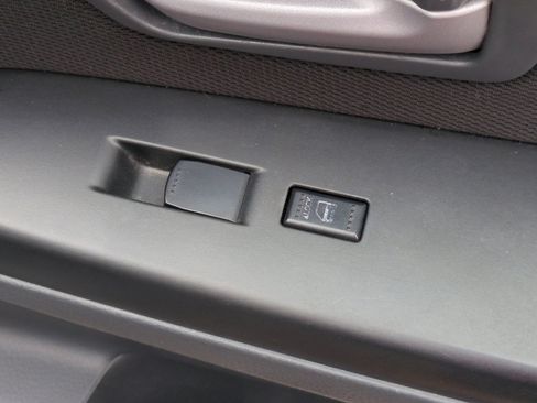 Used 2009 Suzuki SX4 AWD Hatchback w/ Touring Pkg image 21