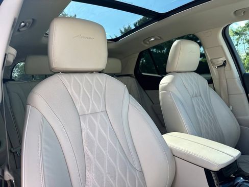 Used 2021 Buick Envision Avenir w/ Technology Package II AWD/4WD image 28
