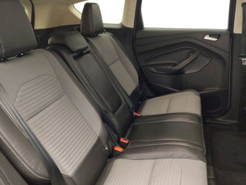 Used 2017 Ford Escape SE w/ SE Sport Appearance Package image 19