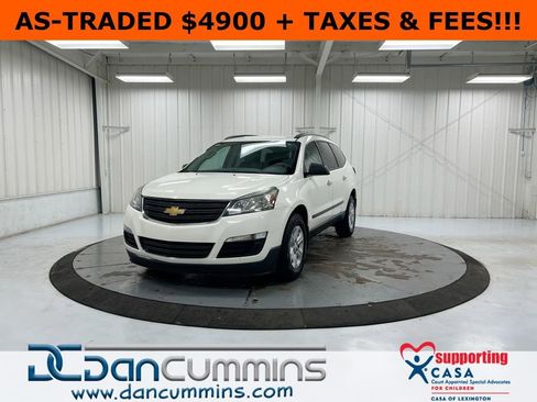 Used 2015 Chevrolet Traverse LS image 1