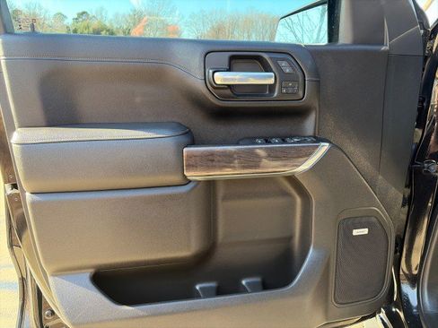 Used 2021 Chevrolet Silverado 1500 LTZ w/ LTZ Premium Package image 18