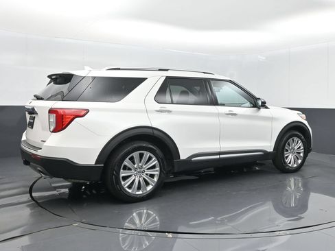 Used 2021 Ford Explorer Limited w/ Equipment Group 301A AWD/4WD image 8