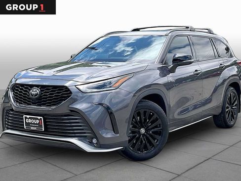 Used 2023 Toyota Highlander XSE FWD image 1