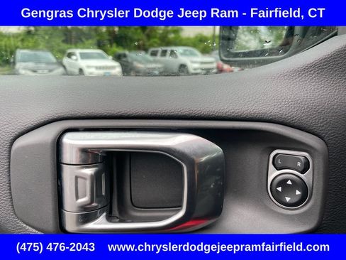 Certified 2025 Jeep Wrangler Unlimited Sahara AWD/4WD image 43