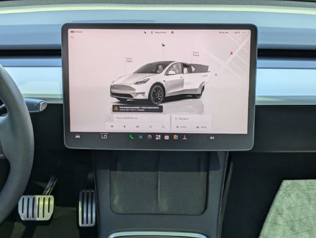 Used 2024 Tesla Model Y Performance AWD/4WD image 23