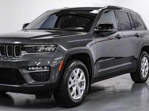 Used 2022 Jeep Grand Cherokee Limited image 9