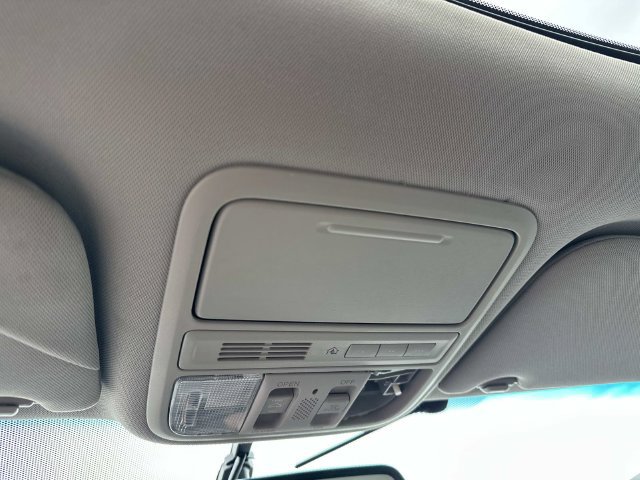 Used 2012 Honda Odyssey Touring image 29